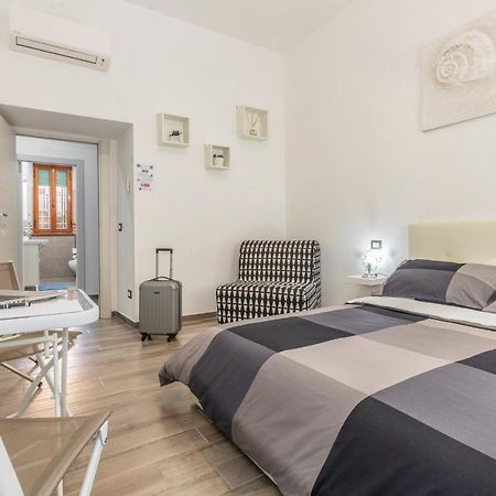 Scirocco Rooms Civitavecchia Eksteriør billede